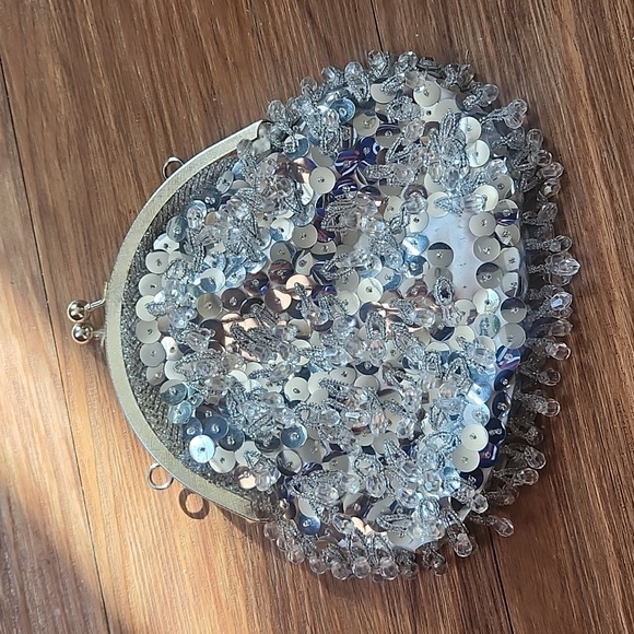 Mini Vintage Clutch - Picture 3 of 4